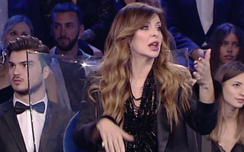 alba parietti isola alvin alessia autrici