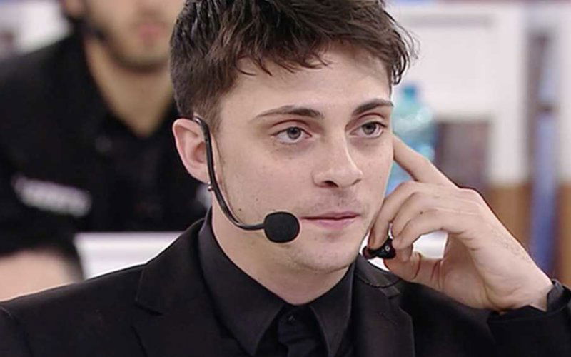 alessandro casillo amici milano serale