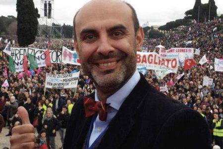 simone pillon gay