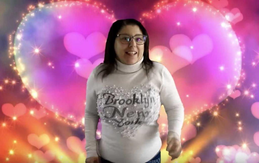 Follettina Creation ecco il suo primo singolo super trash, La Regina di YouTube Archivio Biccy.it