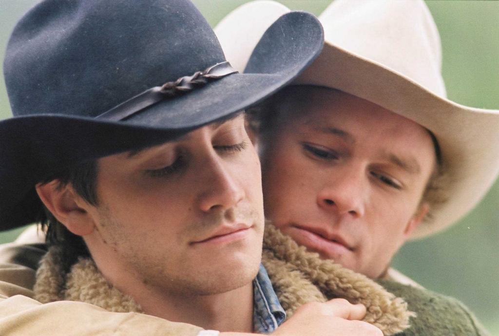 FREELANCE 060130060024.tif Jake Gyllenhaal as Jack Twist and Heath Ledger as Ennis Del Mar (left to right) seen here embracing in a scene from the film BROKEBACK MOUNTAIN. KIMBERLY FRENCH--FOCUS FEATURES