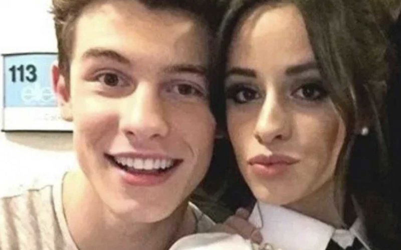 Shawn mendes Camila Cabello kissing gay