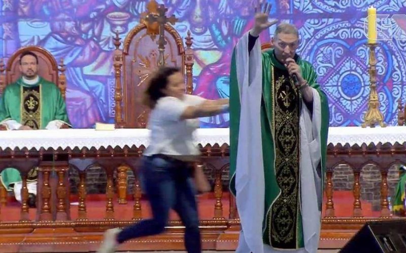 prete padremarcelo-rossi