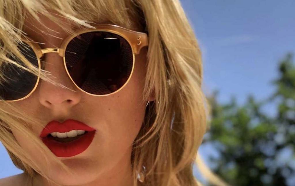 taylor swift testo lover amore
