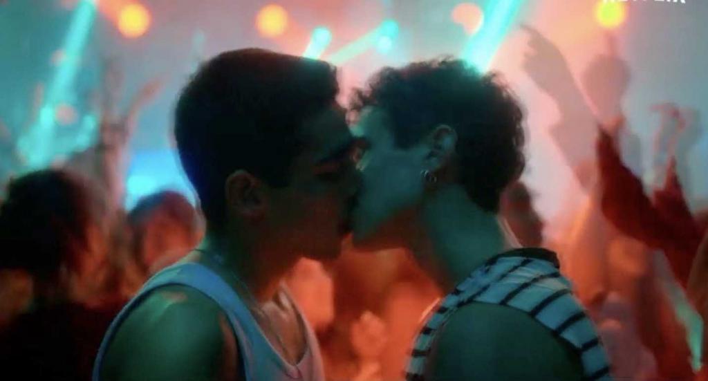 Ander Omar Elite kiss bacio gay sassardi