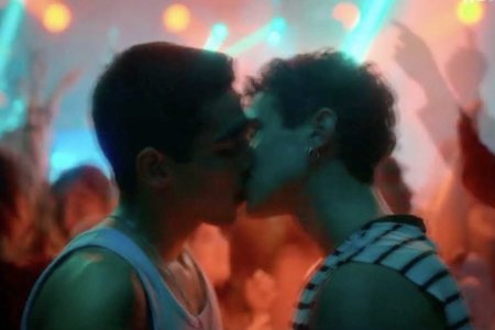 Ander Omar Elite kiss bacio gay sassardi