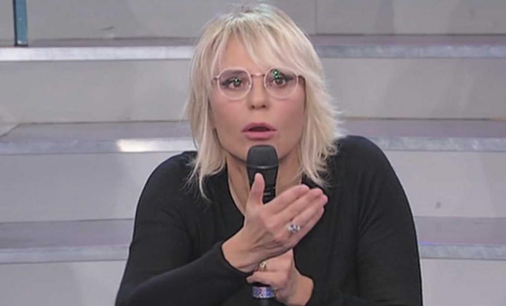 Maria de Filippi arrabbiata raffaella mennoia teresa mario claudio