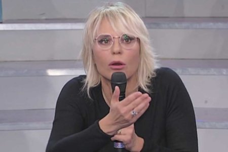 Maria de Filippi arrabbiata raffaella mennoia teresa mario claudio