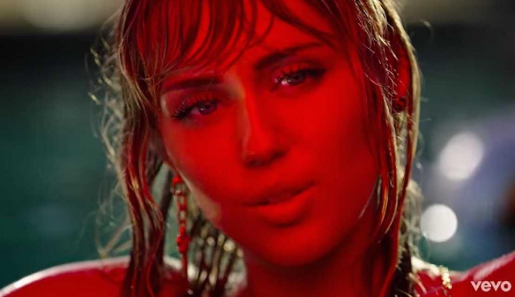 Miley Cyrus Slide Away