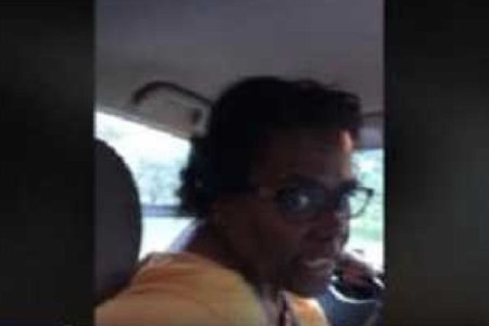 lesbica cacciata taxi