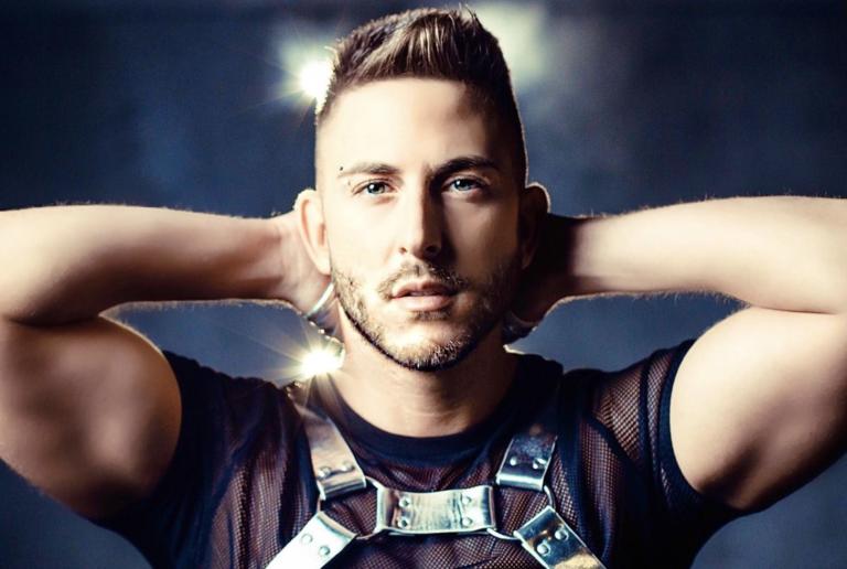 Alex Palmieri torna in tv per parlare del Trono Gay e presenta Wrong