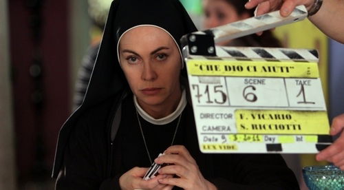 Ascolti Tv, 28 febbraio 2013: Che Dio ci aiuti a 7mln e 6,5 mln; Il 7 e l’8 a 3 mln; Iron Man 2 a 2,6 mln preview