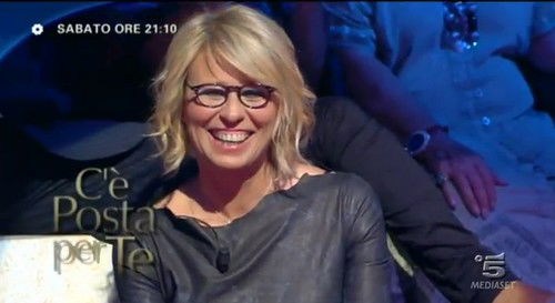 Stasera a C’è Posta per te, Luca Argentero e la coppia Francesco Totti e Ilary Blasi preview