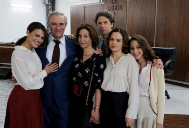 Ascolti Tv, 1 ottobre 2012: Il caso Enzo Tortora a 5,7 mln; Squadra Antimafia 4 a 4,6 mln; Che tempo che fa del Lunedì a 2,8 mln preview