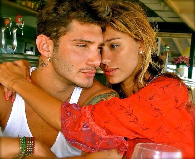 Stefano De Martino sogna di sposare Belen Rodriguez e ammette di aver sbagliato con Emma Marrone article-post