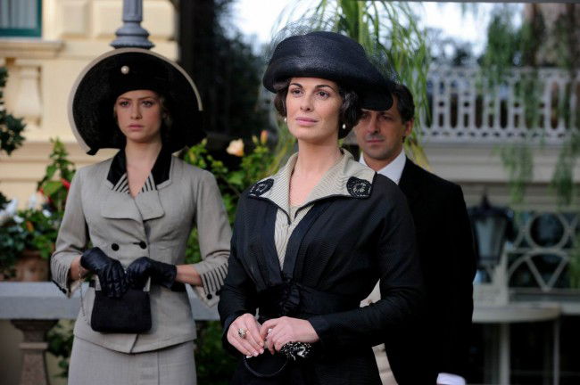 Ascolti Tv, 24 settembre 2012: Caruso, La voce dell’amore a 5,6 mln; Squadra Antimafia 4 a 4,9 mln; NCIS Los Angeles a 2,1 mln preview