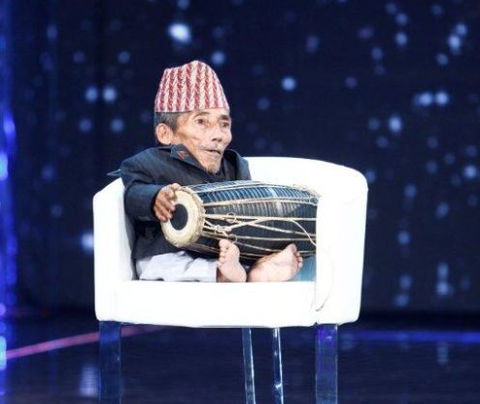 Lo Show dei Record, stasera la nuova puntata: tra i nuovi recordman, l’uomo più basso del mondo preview