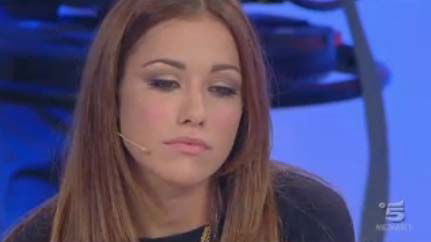 Uomini e Donne, puntata del 10 ottobre: duro confronto tra Teresanna, Francesco ed il terzo incomodo – FOTO article-post