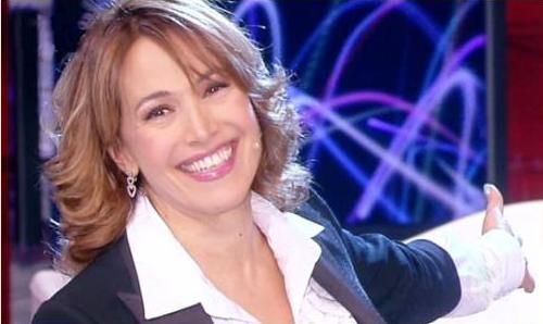 Barbara D’Urso torna ad essere la regina della domenica di Canale 5, sostituendo la coppia Vinci – Scampini article-post