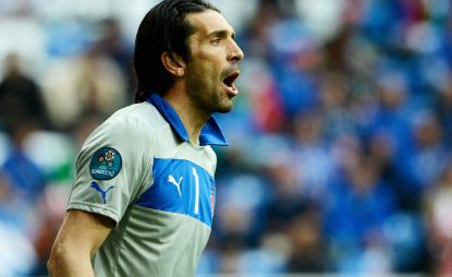 Calcio in Tv, Italia-Danimarca stasera su RaiUno: De Sanctis al posto di Buffon preview