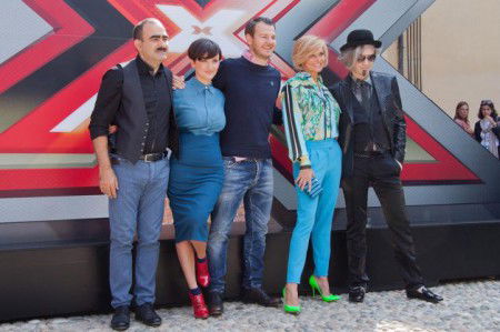 X Factor 6 anticipazioni, stasera la seconda puntata: ecco i brani assegnati. Ospiti i Club Dogo, Giuliano Palma e Il Cile preview