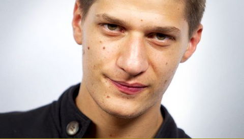 La Scimmia, questo pomeriggio alle 14:00 il secondo appuntamento su Italia 1. Ospiti I Soliti Idioti preview