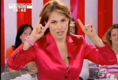 Barbara D’Urso “terrorizzata” dal nuovo impegno con Domenica Live. “Faremo quello di cui siamo capaci, sullo stile di Pomeriggio Cinque” article-post