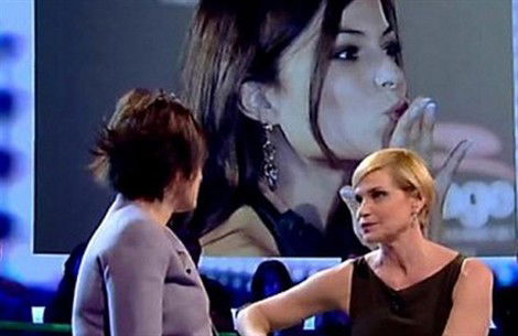 Sara Tommasi emoziona e conquista Simona Ventura: un posto nella sua Web TV? article-post