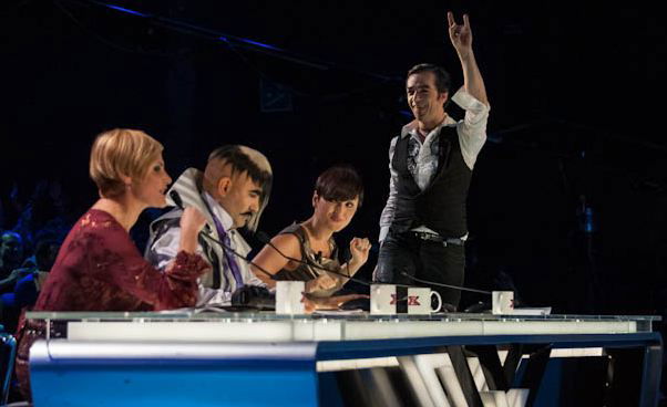 X Factor 6, quarto live show: escono le Donatella e Romina preview