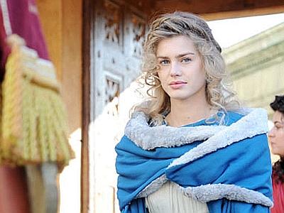 Ascolti Tv, 4 dicembre 2012: Santa Barbara a 5,4 mln; Ballarò a 4,5 mln; Oggi Sposi a 3 mln preview