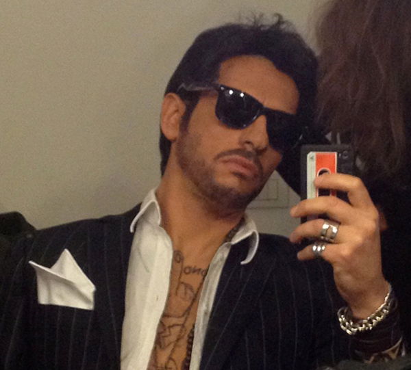 Stasera a Zelig, Giovanni Vernia porta Fabrizio Corona – FOTO article-post