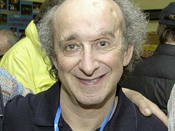 Bruno Arena è morto? Solo una bufala di cattivo gusto attribuita falsamente a Rtl 102.5 preview