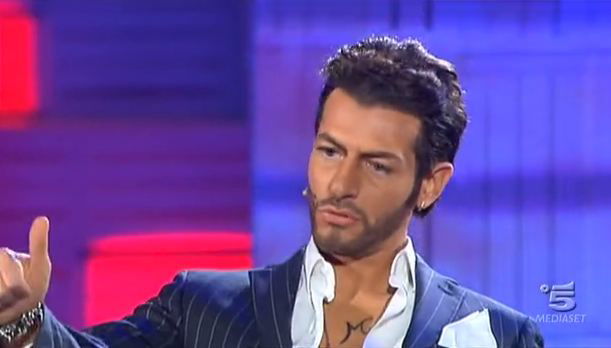 Zelig, Giovanni Vernia nei panni di Fabrizio Corona: “Sono cambiato!” – VIDEO preview