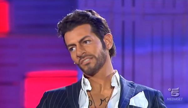 Zelig, stasera la nuova puntata: Bruno Arena fuori dal coma; Giovanni Vernia sarà di nuovo Fabrizio Corona? preview