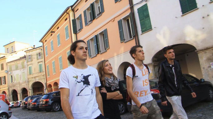 Radio Emilia 5.9 – La mia vita dopo il terremoto, da questo pomeriggio su MTV Italia: 4 ragazzi, il sogno di una web radio, i consigli di Ligabue preview