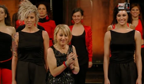 Sanremo 2013, Luciana Littizzetto, il monologo sull’amore ed il flash mob contro la violenza sulle donne – VIDEO preview