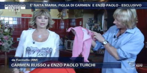Pomeriggio Cinque, Barbara D’Urso e la nuova puntata del reality in casa Carmen Russo e Enzo Paolo Turchi – FOTO article-post