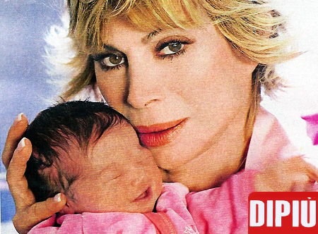 Carmen Russo presenta Maria: “E’ la mia stella, il dono della Madonna di Medjugorje” – FOTO article-post