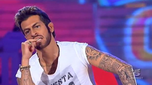 Zelig, l’ultima volta di Giovanni Vernia nei panni di Fabrizio Corona: “Presidente Napolitano fammi la grazia” – VIDEO preview