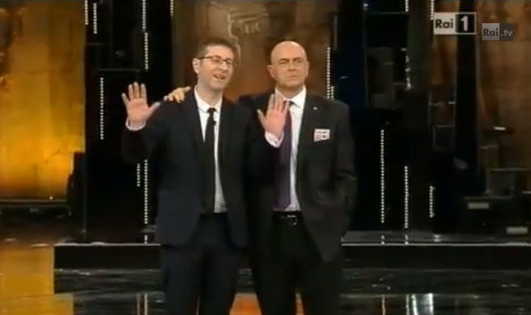 Sanremo 2013, Maurizio Crozza contestato sull’imitazione di Berlusconi. Fazio: “Sono state due persone già note” – VIDEO preview