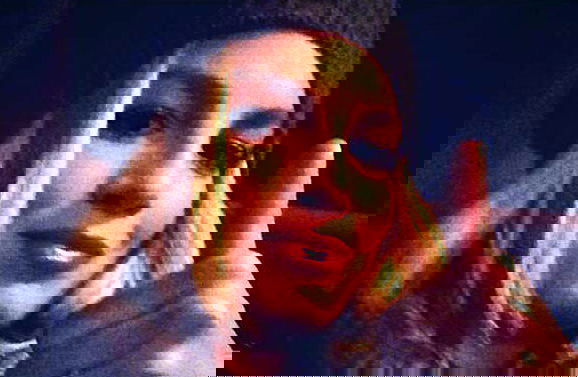 Emma Marrone aspramente criticata al Roxy Bar, mentre Justin Biber si complimenta: “E’ bellissima, trasmette tanta energia” preview