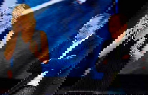 Amici 12, Maria De Filippi ringrazia Vecchioni: “Grazie Maestro di esserci e di aver iniziato questa piccola battaglia per me importante” preview