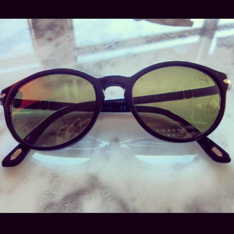 Amici 12, Maria De Filippi operata: “Sabato in onda avrò gli occhiali da sole”. E parte il sondaggio su quali indosserà – FOTO preview