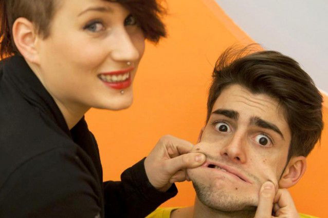 Amici 12, anticipazioni: Moreno vince la sfida e si scusa insieme a Maria. Pasquale e Greta rimangono nella scuola article-post