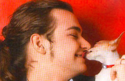 Valerio Scanu: “Da oggi tutelerò me stesso. Le persone fastidiose stiano lontane da me” article-post