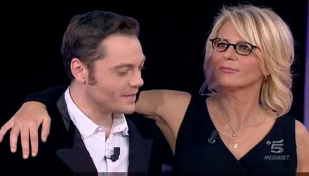 Amici 12, anticipazioni serale: Maria De Filippi mantiene la promessa a Tiziano Ferro? preview