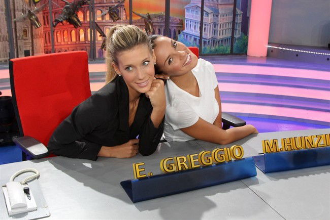 Striscia la Notizia, le Veline Alessia e Giulia superano il periodo di “prova” e restano fino alla fine della stagione preview