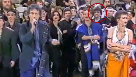 Nichi Vendola corista al Festival di Sanremo: quella volta che fece “sbiancare” Pippo Baudo – VIDEO article-post