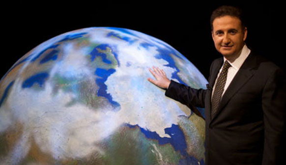 Voyager, stasera su RaiDue lo speciale sulla pioggia di meteoriti. Giacobbo continuerà a rassicurarci come accaduto a Sanremo? preview