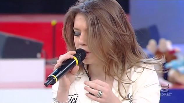 Amici 12: Angela Semerano canta il suo inedito – VIDEO preview